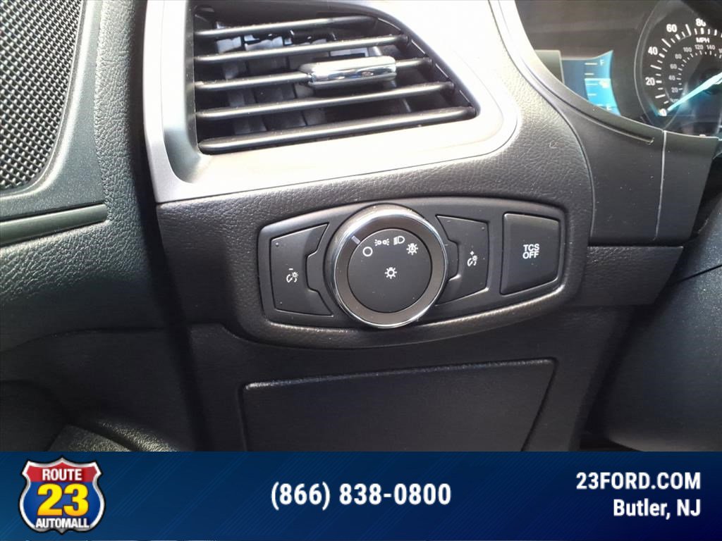 Certified 2022 Ford Edge SE image 16