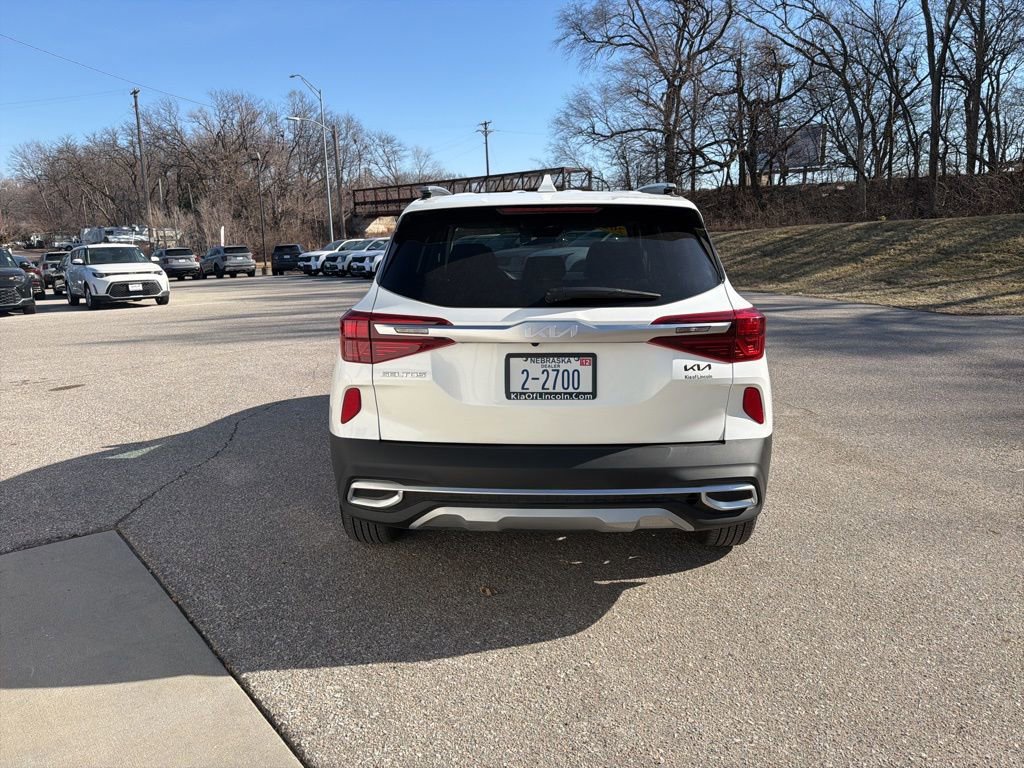 Certified 2023 Kia Seltos S image 4