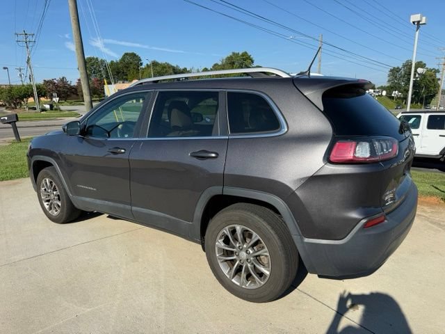 Used 2019 Jeep Cherokee Latitude Plus w/ Cold Weather Group AWD/4WD image 8