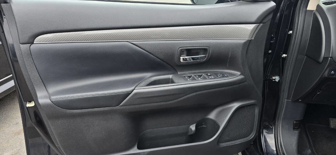 Used 2020 Mitsubishi Outlander SEL image 11