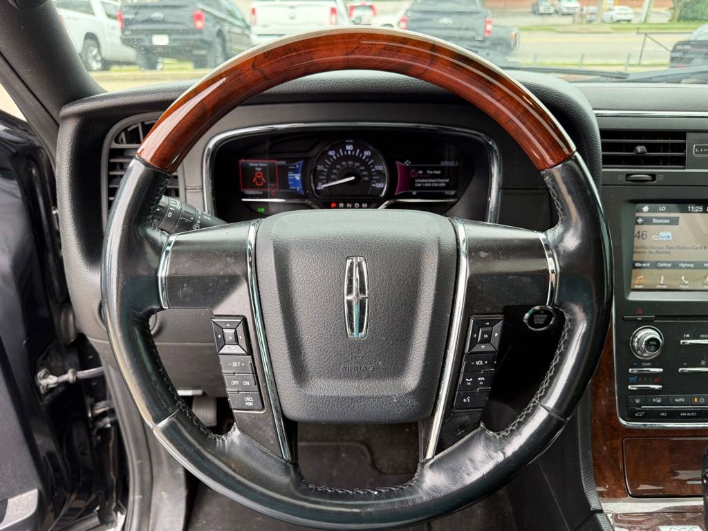 Used 2017 Lincoln Navigator L Select AWD/4WD image 14