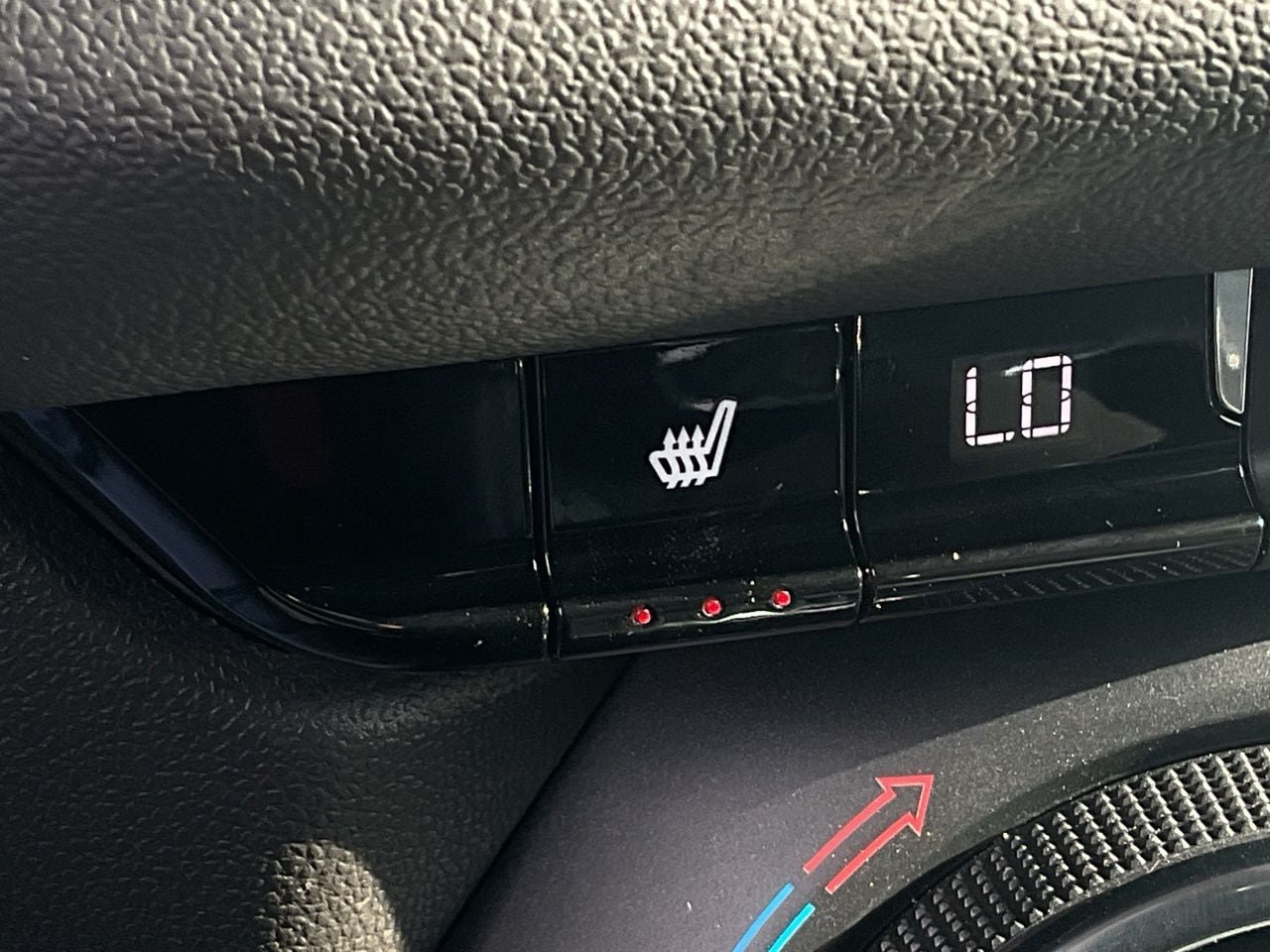 Used 2025 Chevrolet Blazer LT FWD image 30
