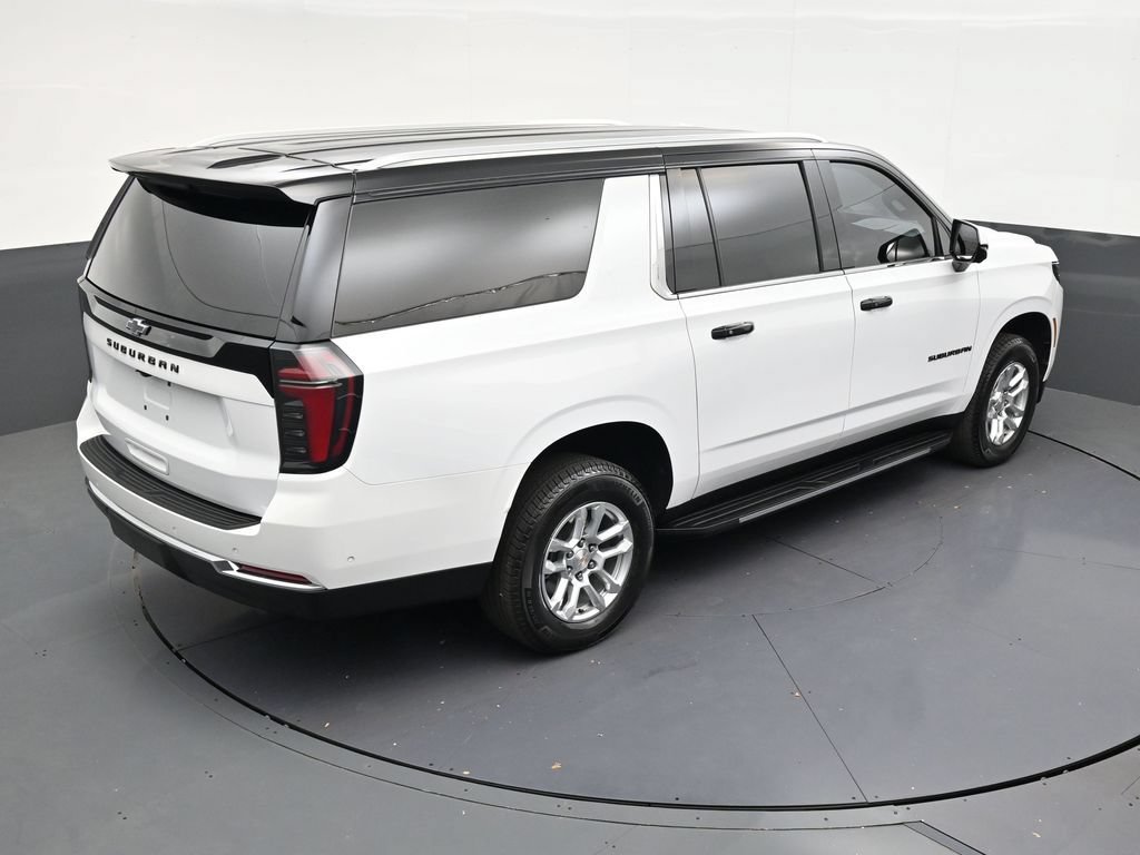 Used 2025 Chevrolet Suburban LS RWD image 15