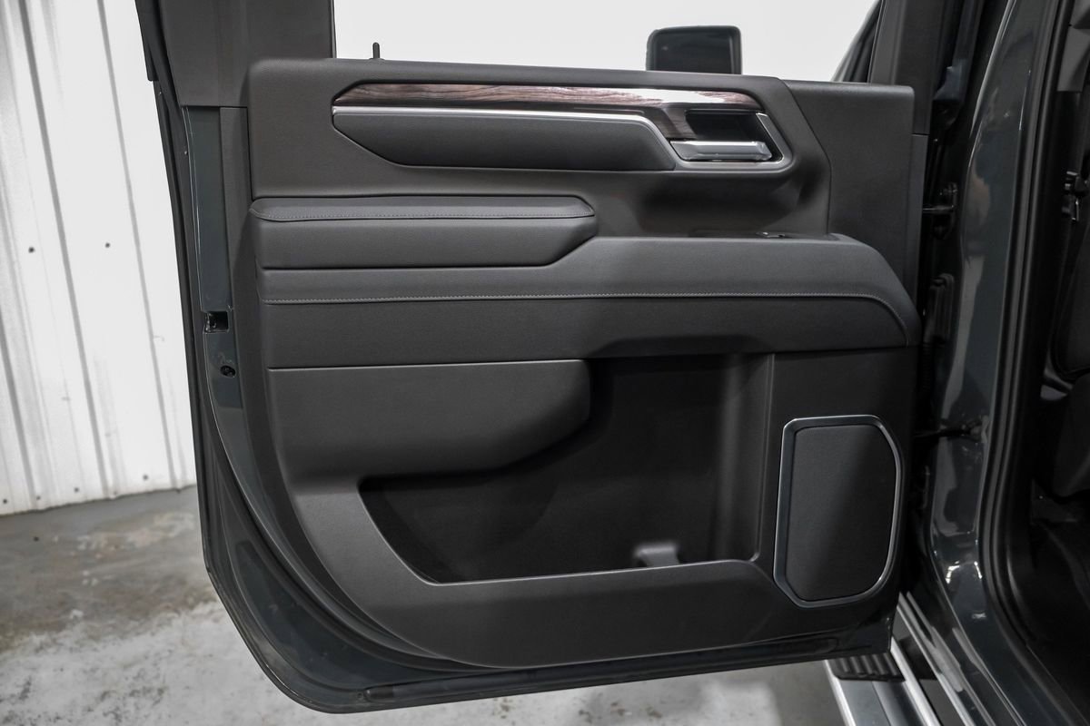 Used 2025 Chevrolet Silverado 2500 LTZ w/ LTZ Premium Texas Edition image 47