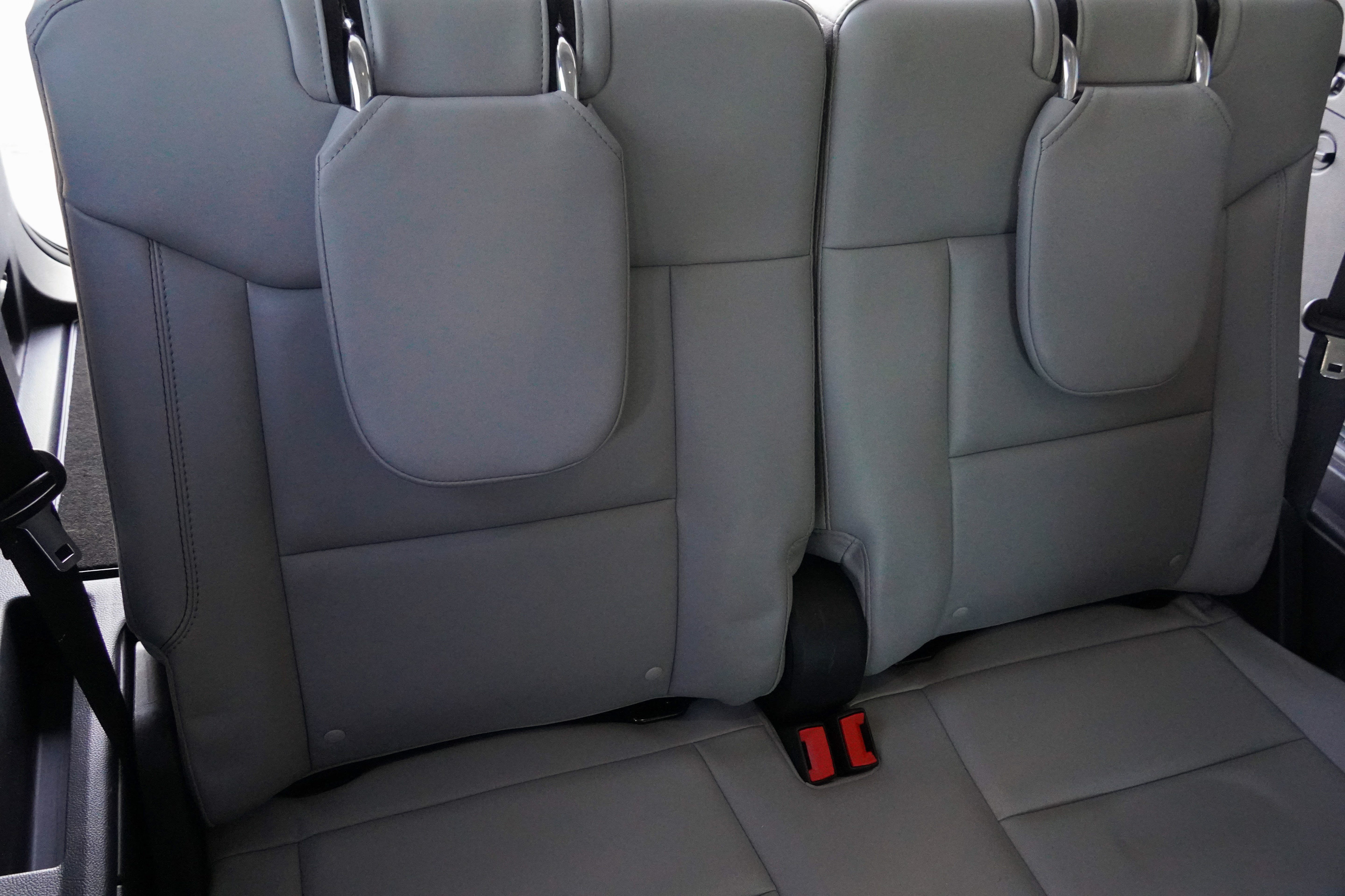 Used 2025 Ford Explorer Active w/ Active Comfort Package RWD image 37