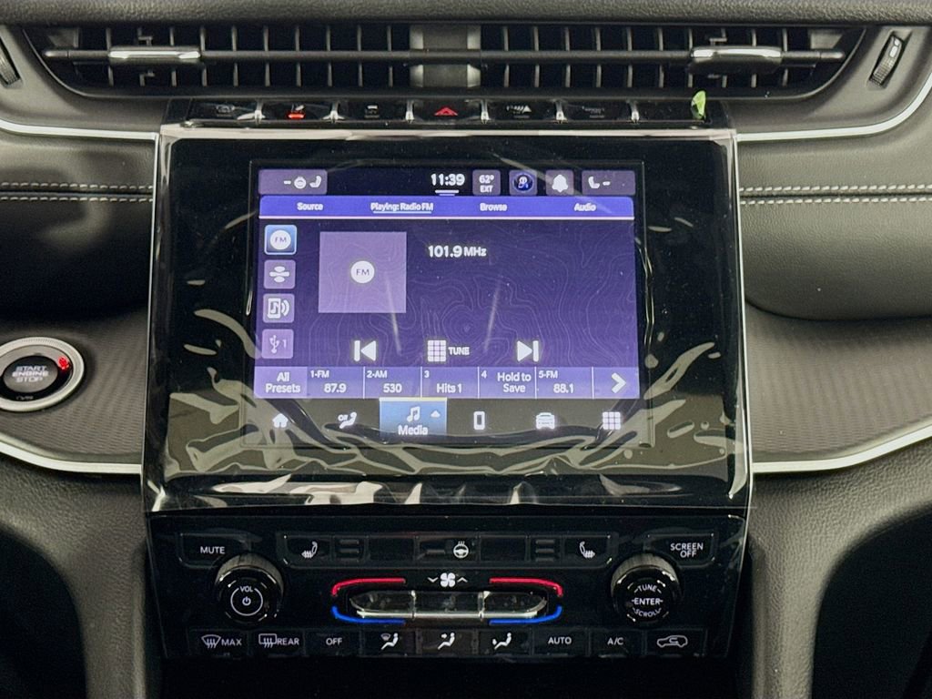 New 2025 Jeep Grand Cherokee Altitude image 23