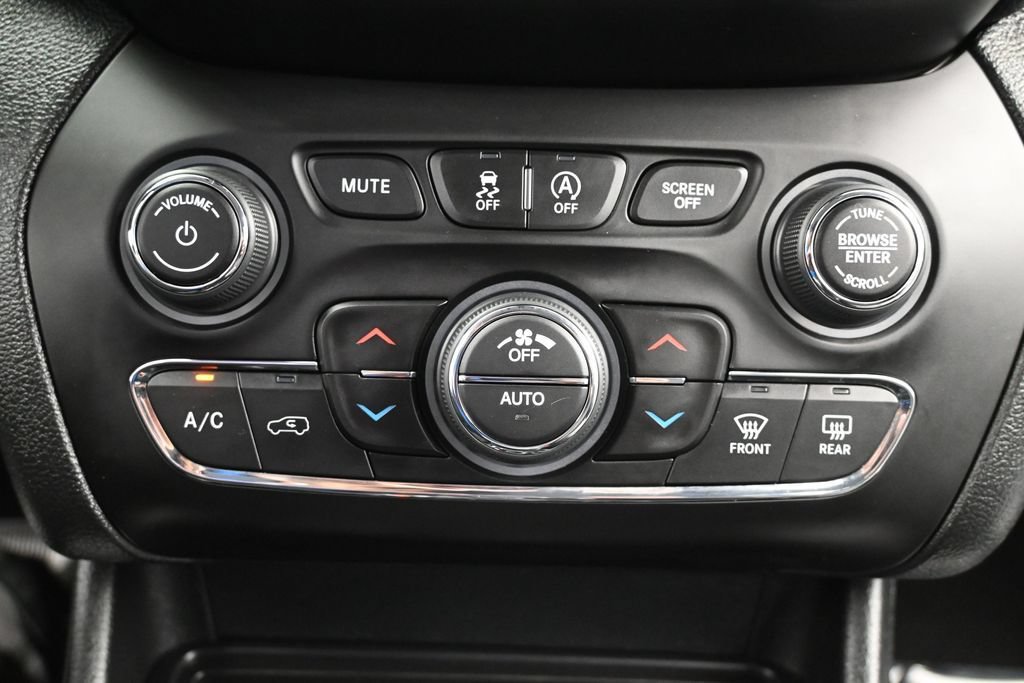 Used 2021 Jeep Cherokee Limited AWD/4WD image 20