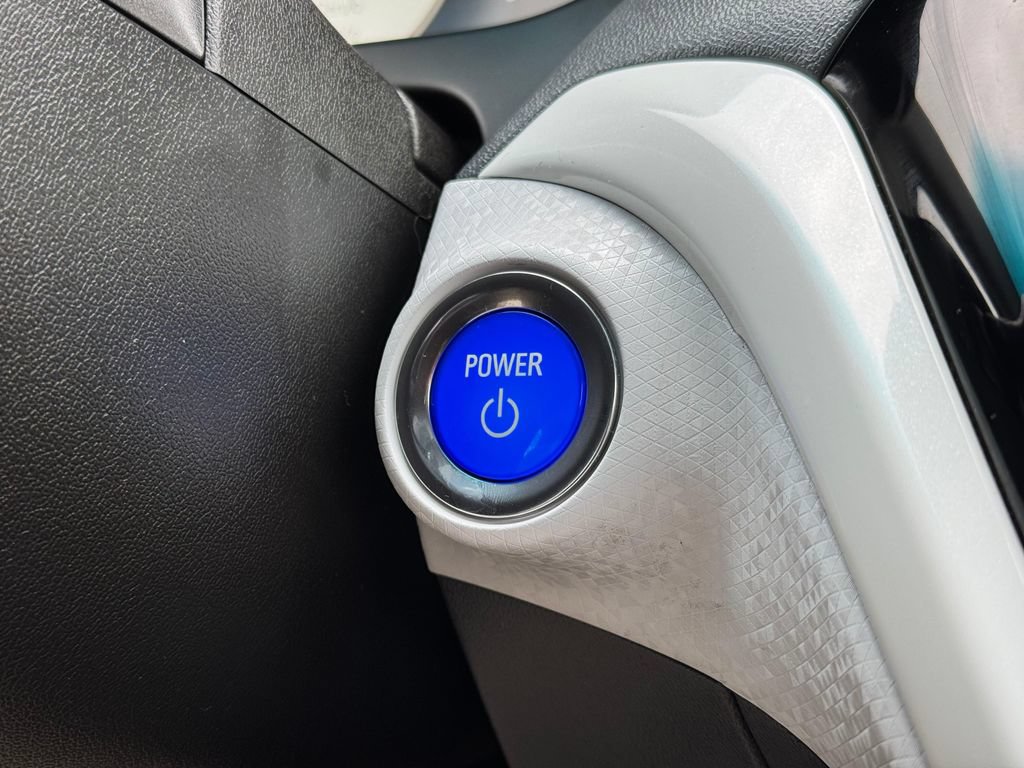 Used 2018 Chevrolet Bolt Premier w/ Driver Confidence II Package FWD image 27