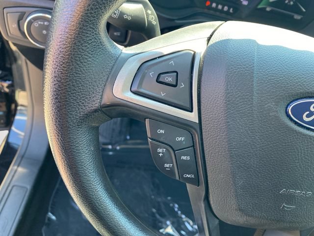 Used 2019 Ford Fusion SE FWD image 19