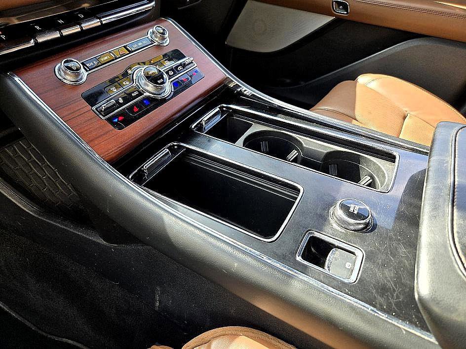 Used 2023 Lincoln Aviator Reserve w/ Equipment Group 201A image 24