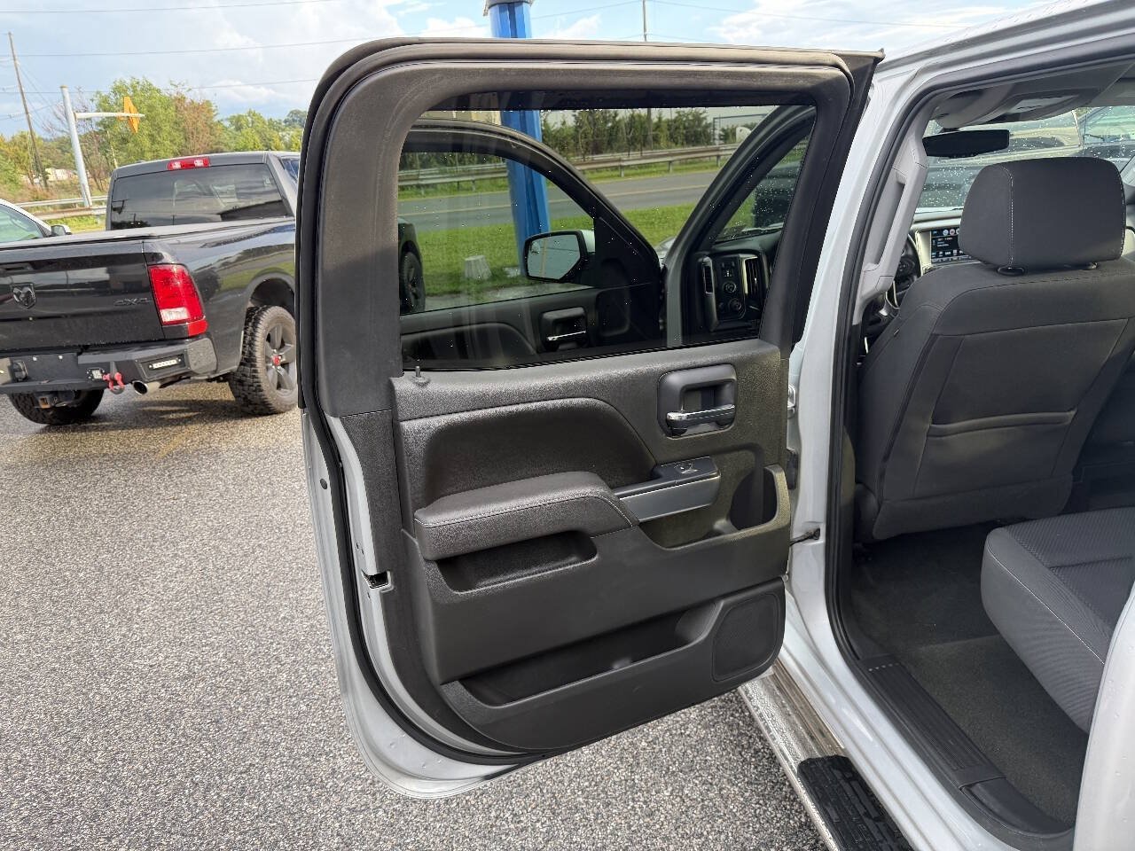 Used 2017 Chevrolet Silverado 1500 LT w/ All Star Edition AWD/4WD image 17