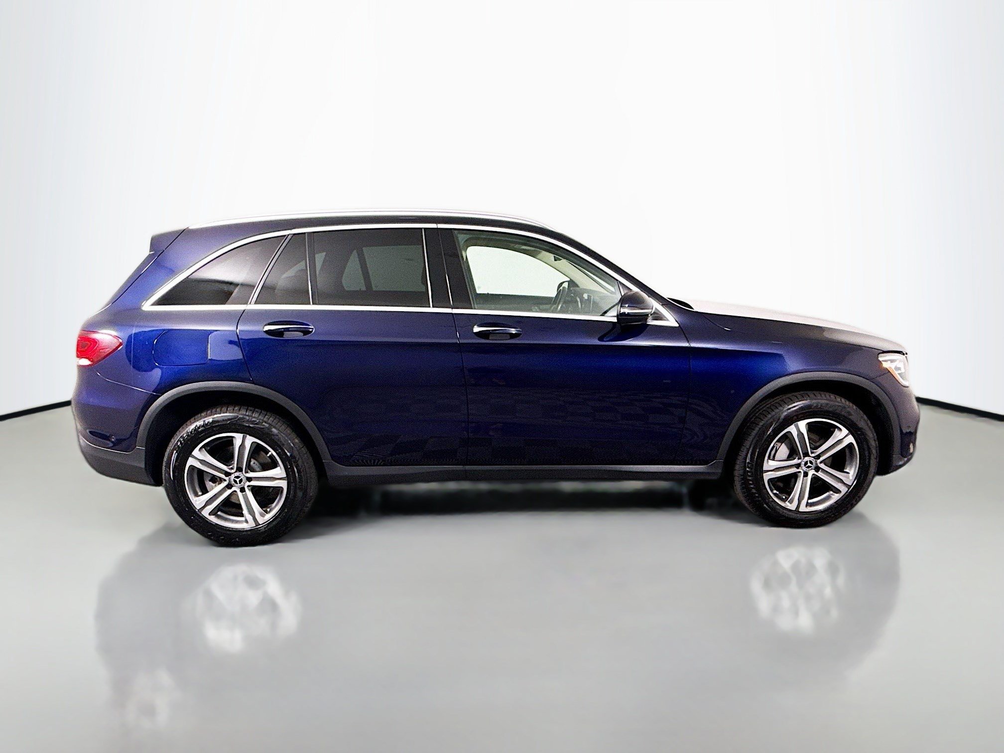 Used 2021 Mercedes-Benz GLC 300 4MATIC image 11