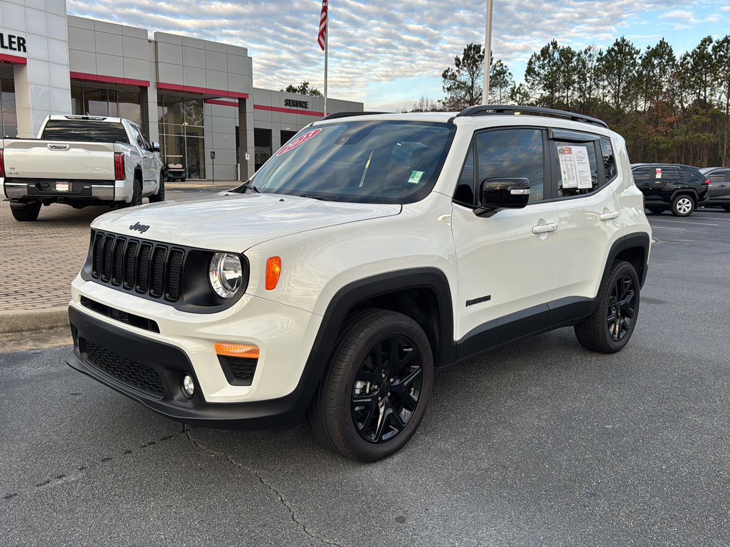 Used 2023 Jeep Renegade Altitude video 1