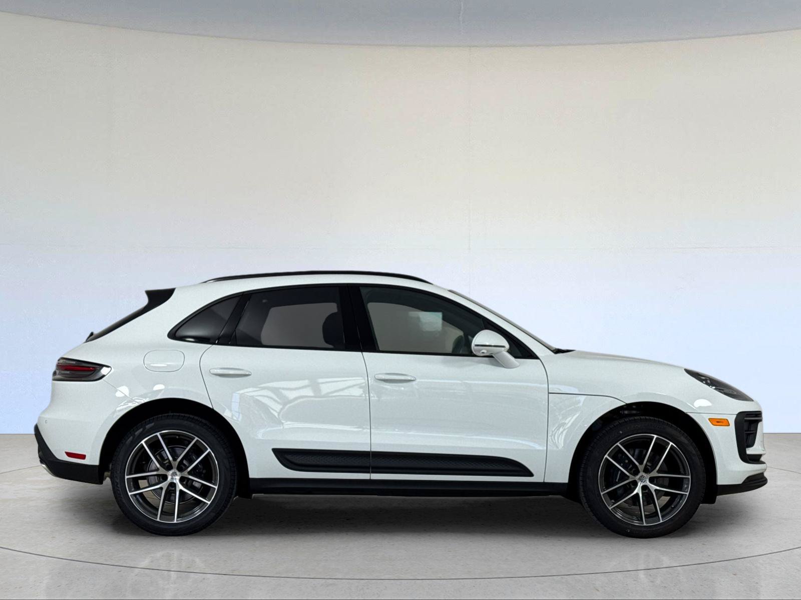 New 2026 Porsche Macan AWD/4WD image 9