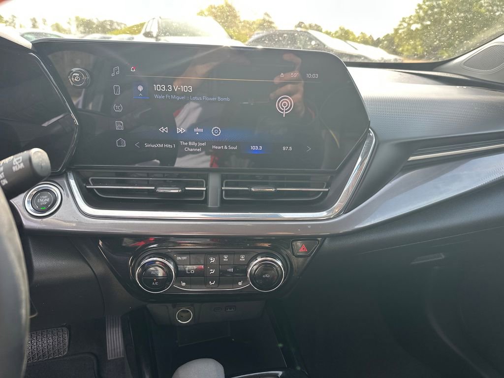 Used 2025 Chevrolet Trax ACTIV w/ Driver Confidence Package image 28