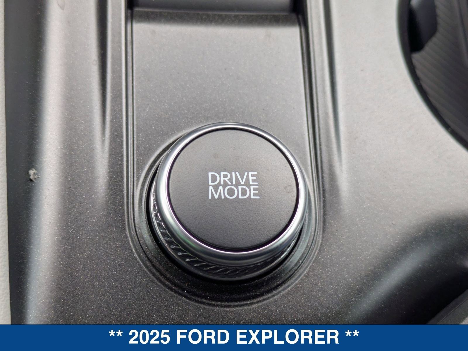 New 2025 Ford Explorer Active w/ Active Comfort Package image 35