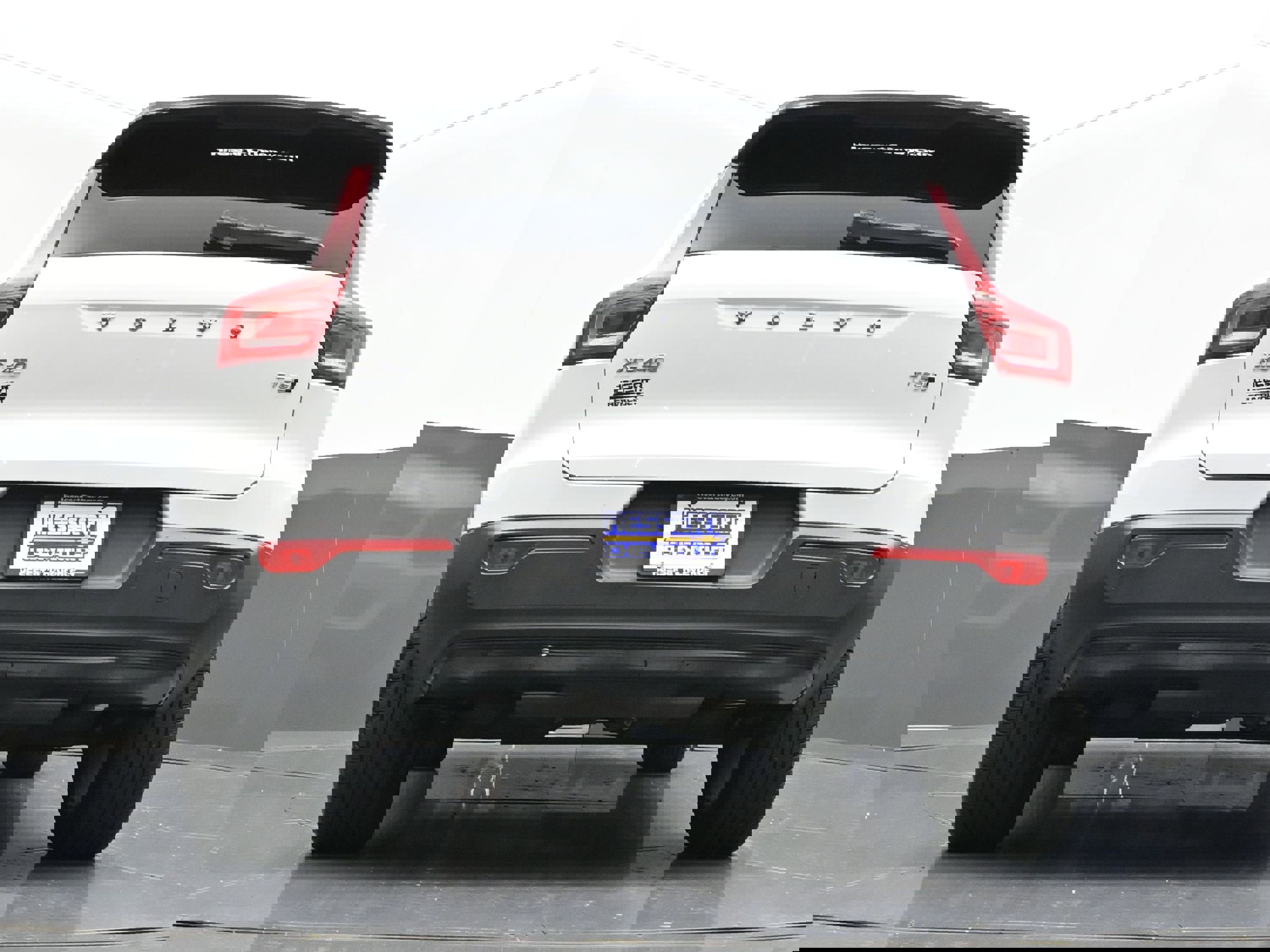 Used 2022 Volvo XC40 T5 R-Design image 55