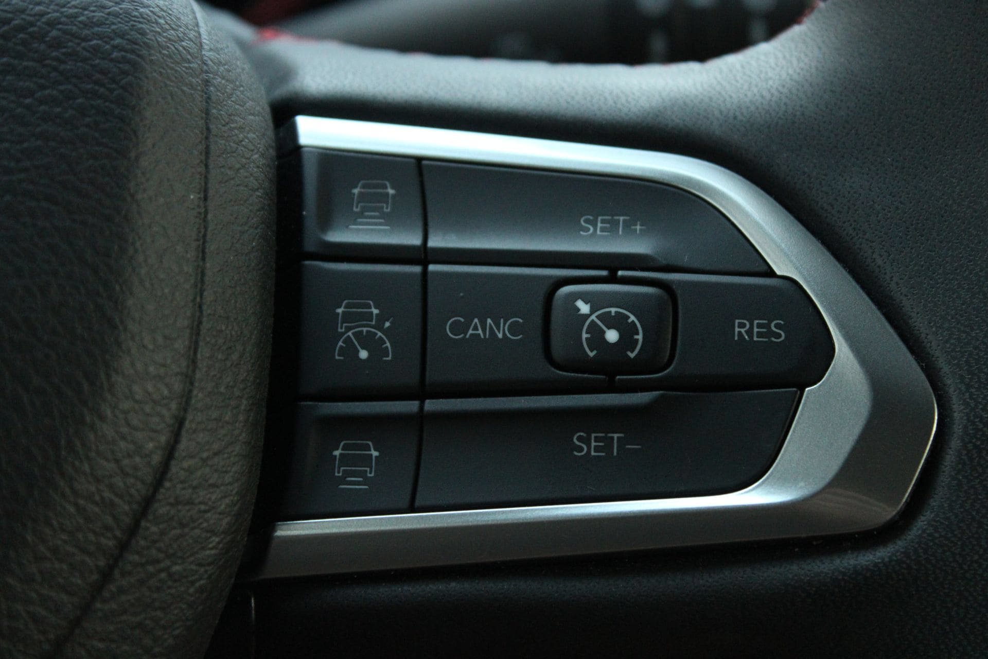 Used 2023 Jeep Compass Trailhawk AWD/4WD image 39