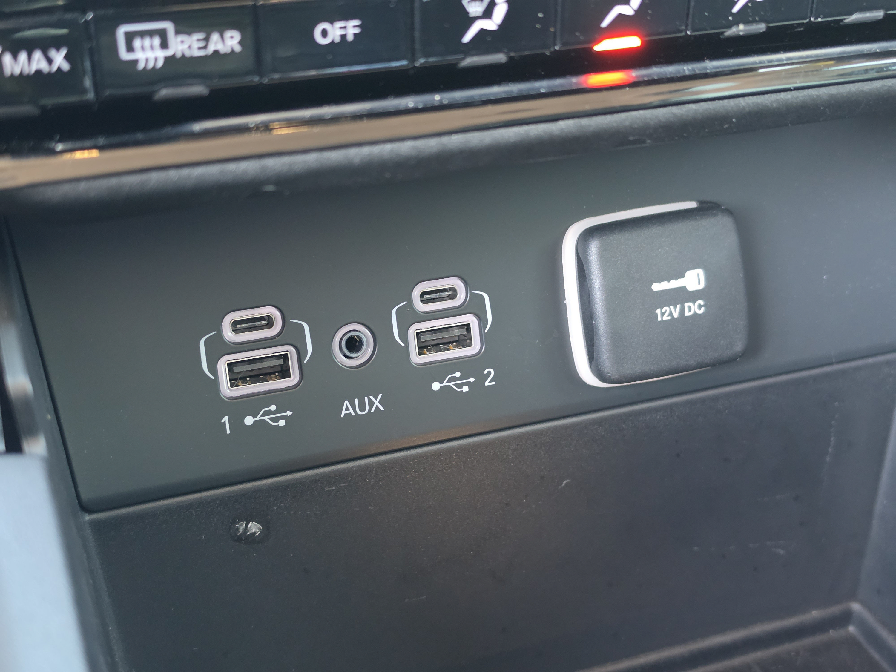 Used 2024 Jeep Grand Cherokee L Laredo RWD image 29