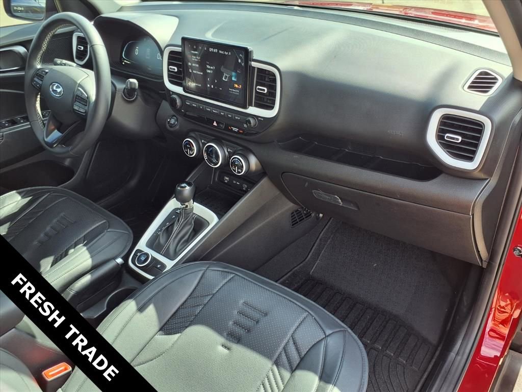 Used 2024 Hyundai Venue Limited image 30