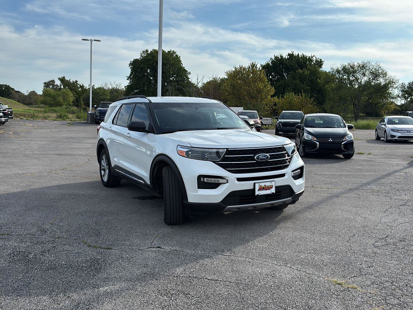Used 2021 Ford Explorer XLT w/ Equipment Group 202A AWD/4WD image 28