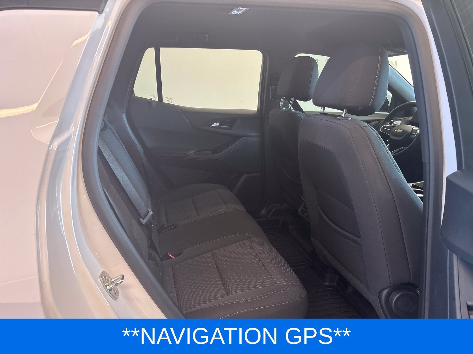 Used 2025 Chevrolet Equinox LT FWD image 9