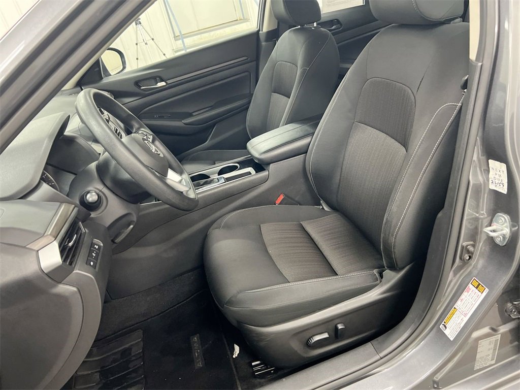 Used 2024 Nissan Altima 2.5 SV image 18