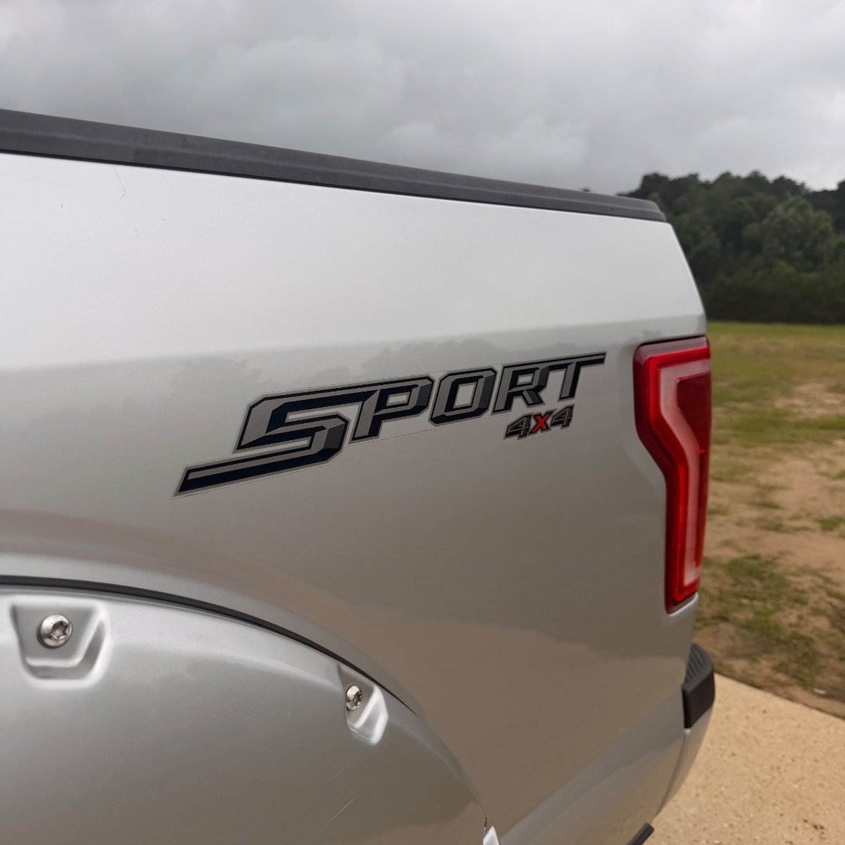 Used 2015 Ford F150 XLT w/ Equipment Group 301A Mid AWD/4WD image 10