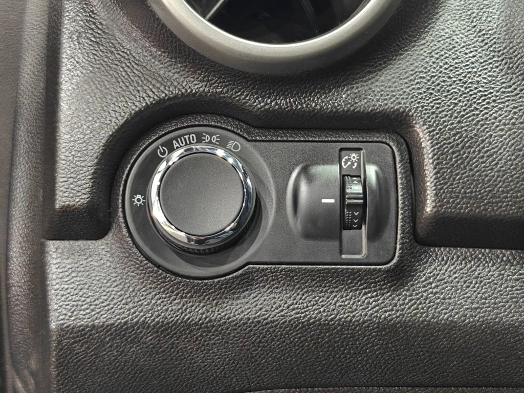 Used 2016 Chevrolet Trax LT w/ LT Sun and Sound Package image 35