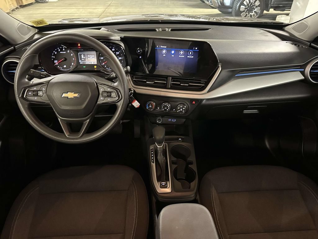 Certified 2024 Chevrolet Trax LS w/ LS Convenience Package FWD image 15