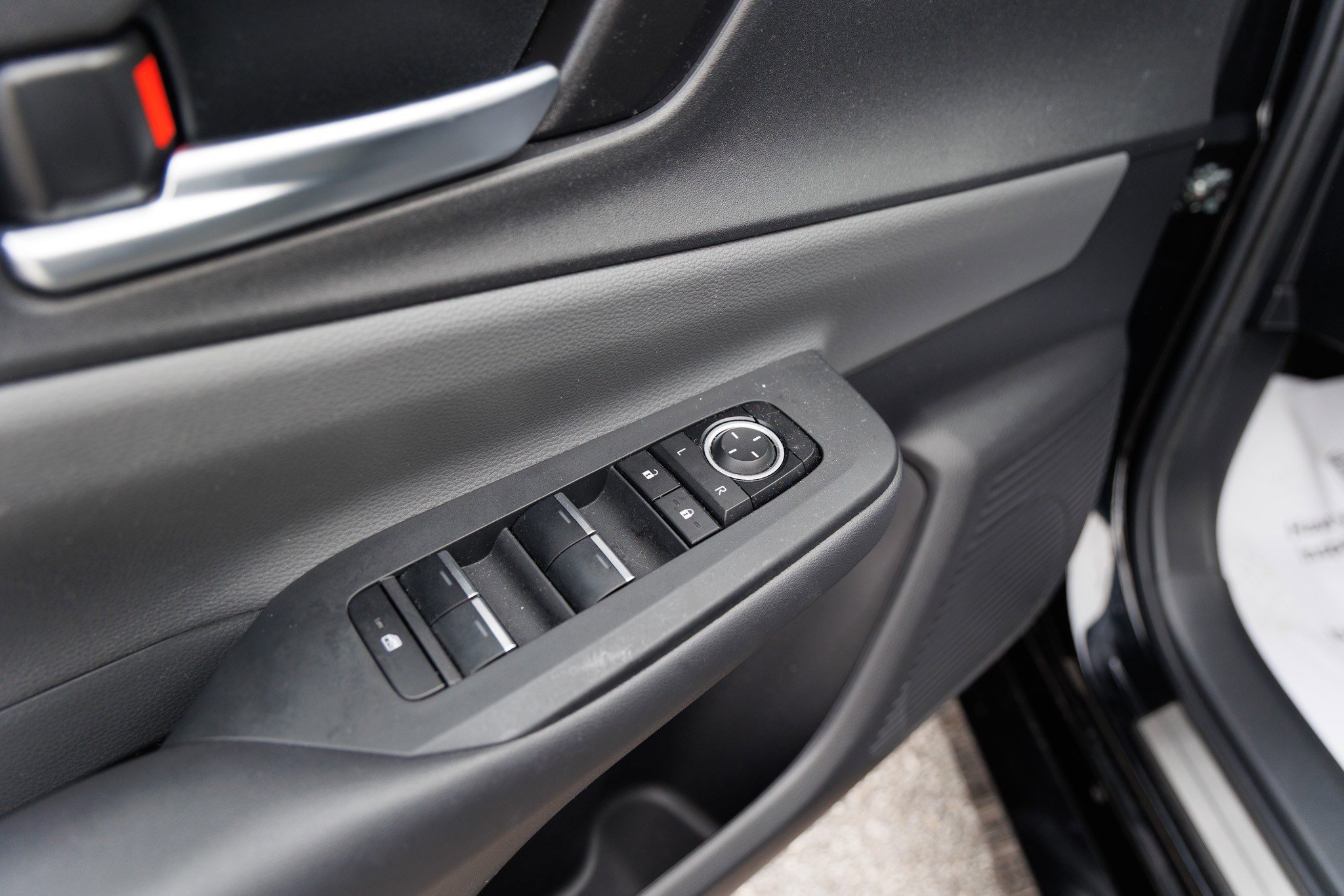 Used 2024 Toyota Prius XLE image 39