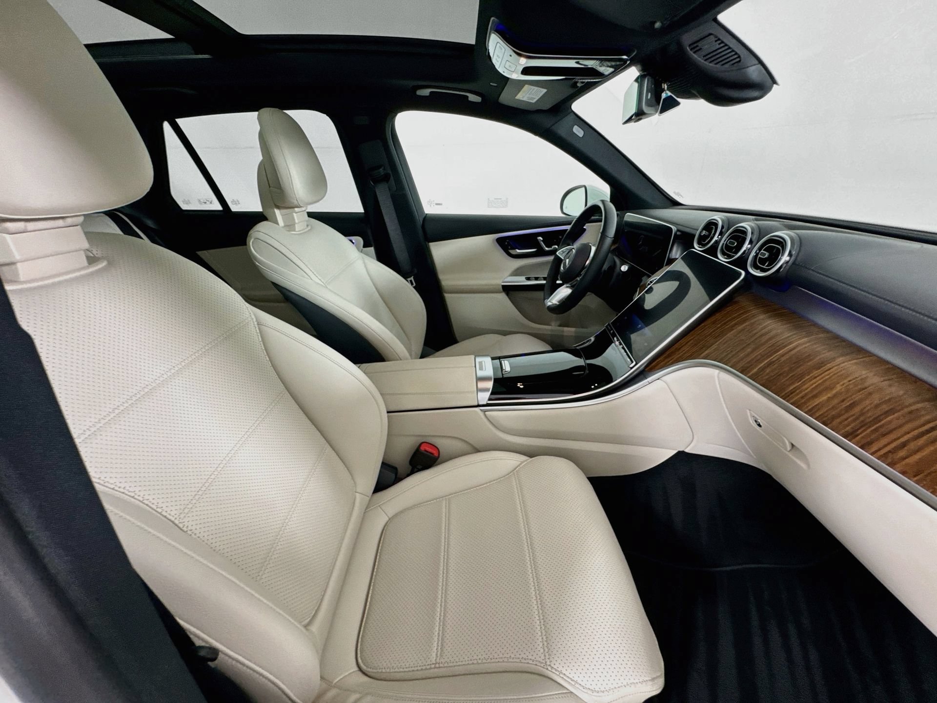 Certified 2023 Mercedes-Benz GLC 300 4MATIC image 31