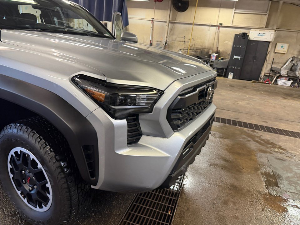 Used 2024 Toyota Tacoma TRD Off-Road image 28