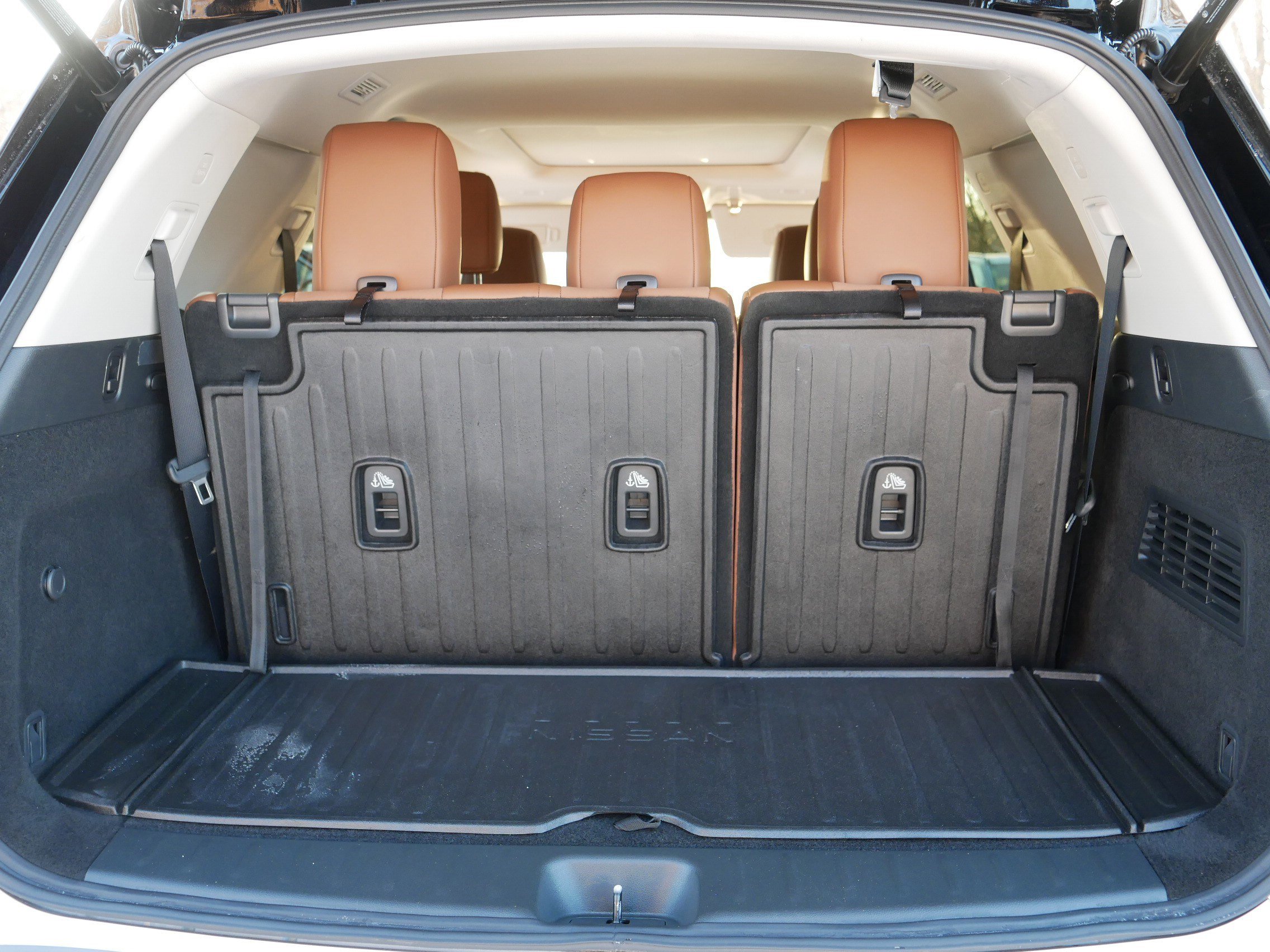 Certified 2025 Nissan Pathfinder Platinum image 18