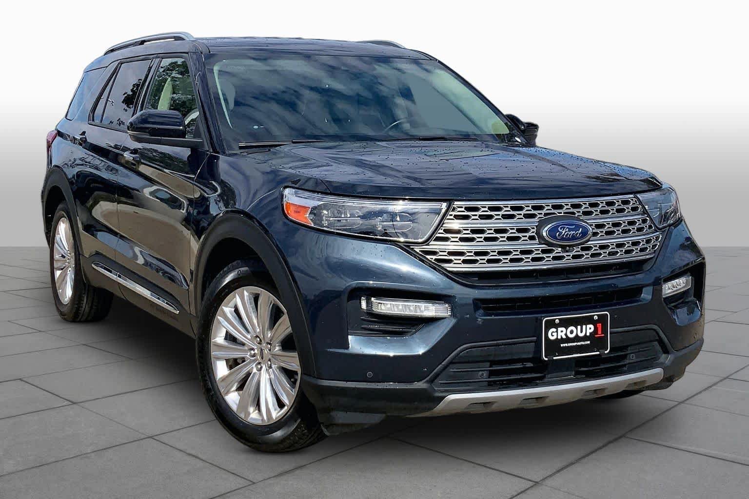 Used 2022 Ford Explorer Limited w/ Equipment Group 301A RWD image 3