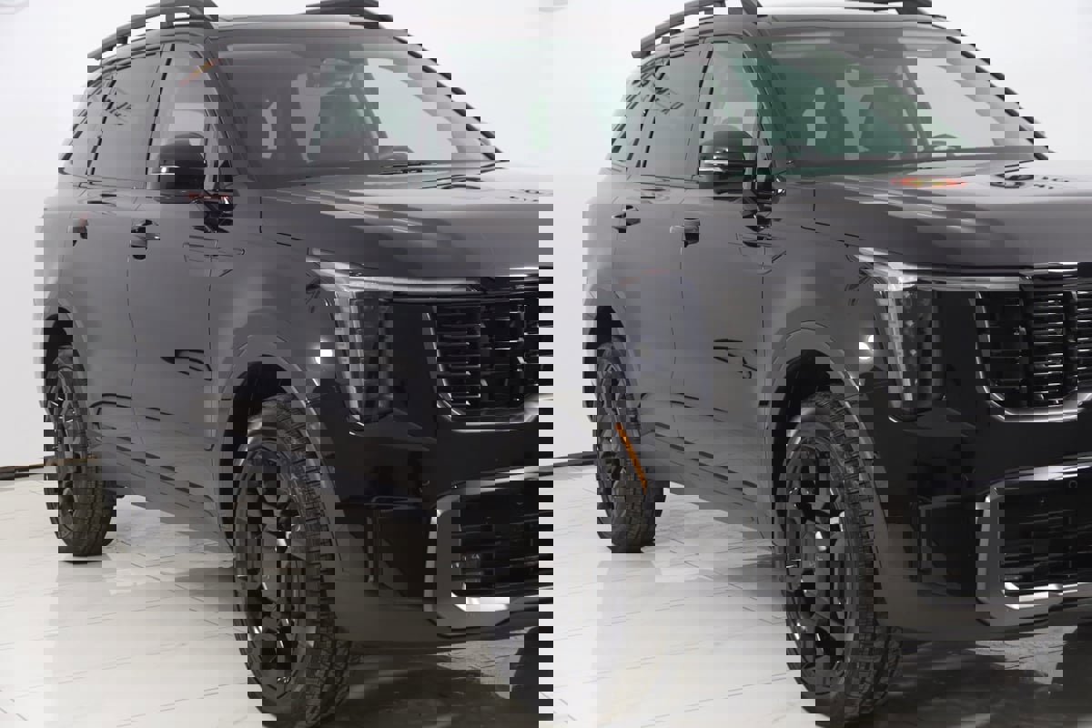 Used 2025 Kia Sorento SX image 40