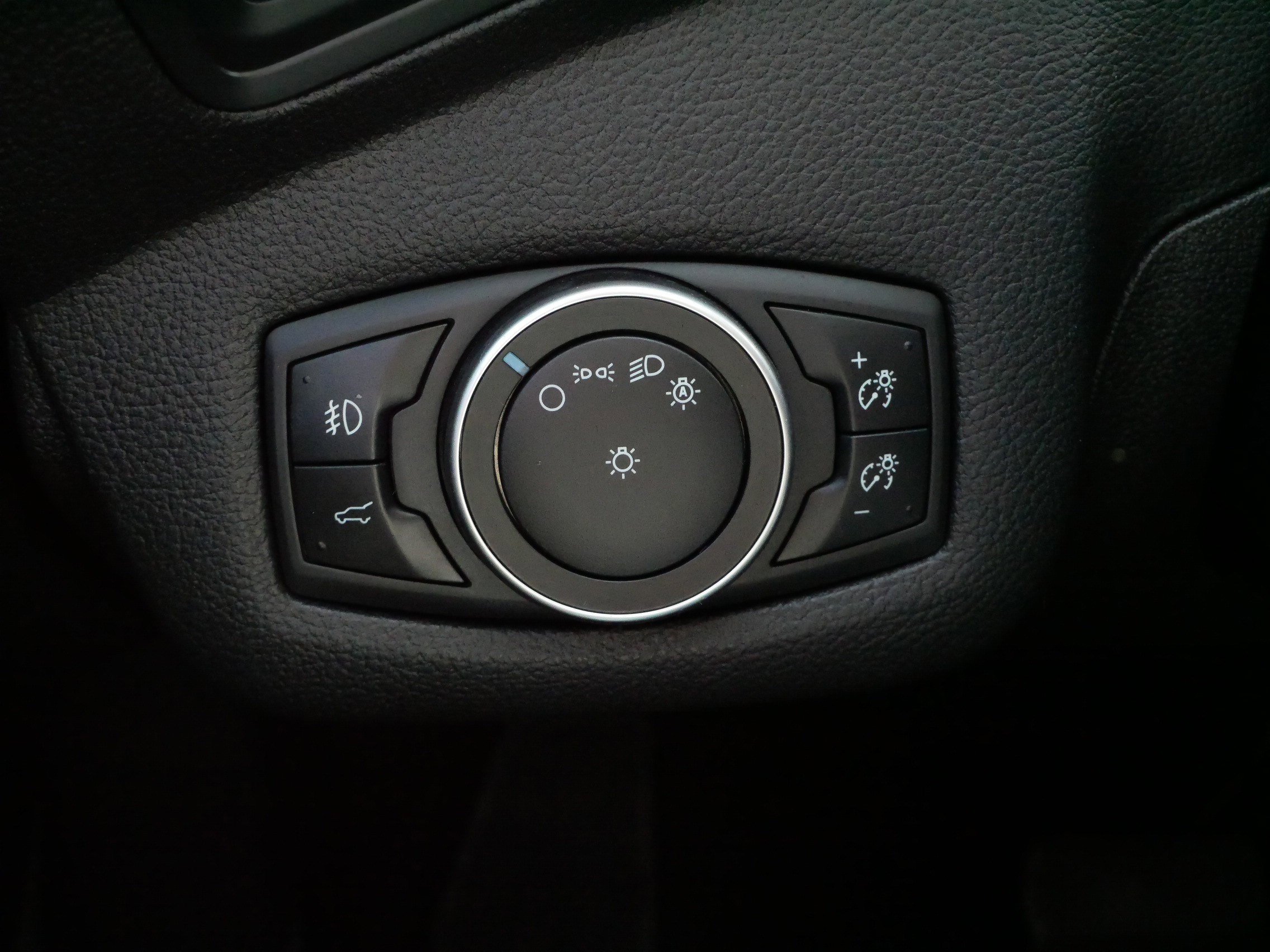 Used 2018 Ford Escape SE w/ SE Sport Appearance Package image 27