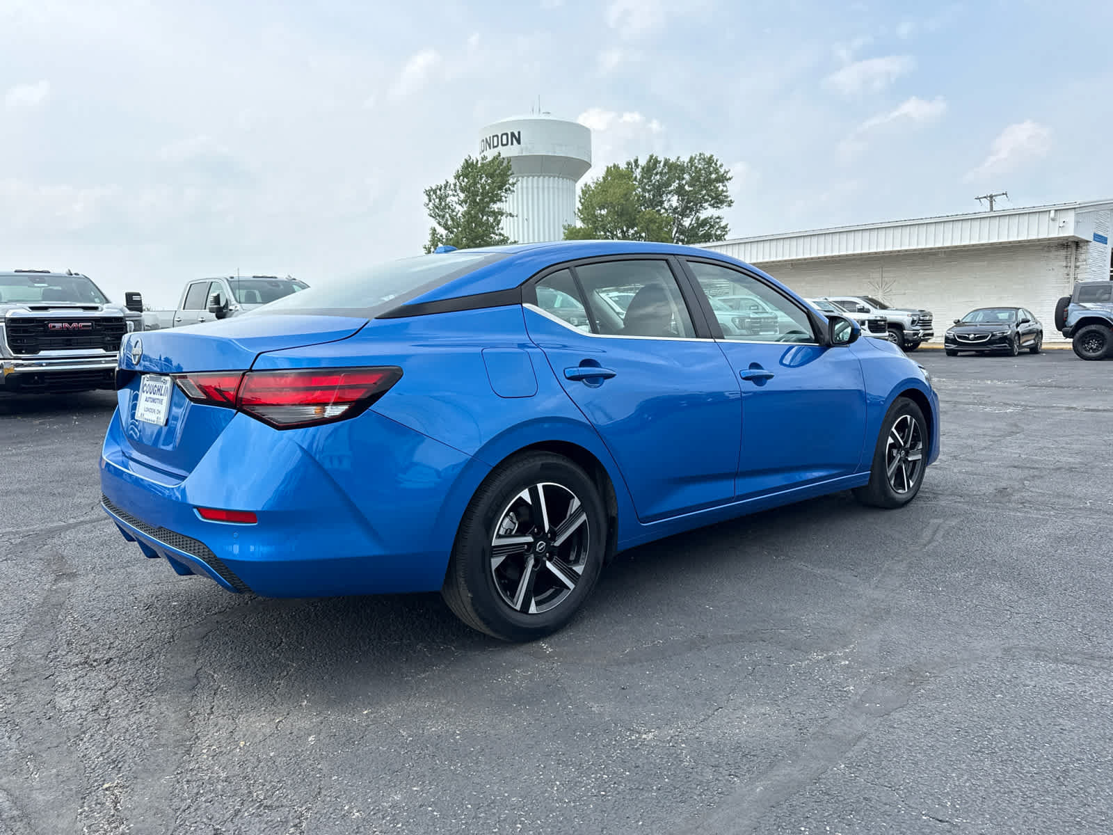 Used 2025 Nissan Sentra SV FWD image 5