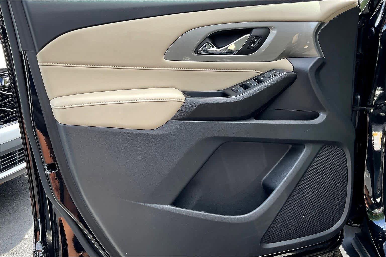 Certified 2023 Chevrolet Traverse LS w/ Midnight/Sport Edition image 22