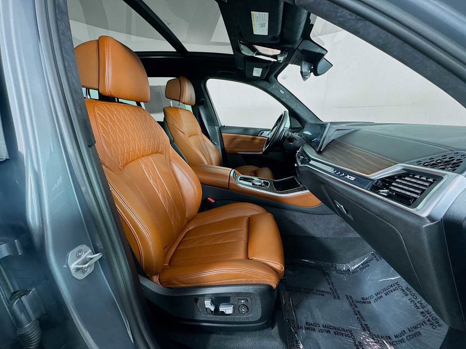 Used 2024 BMW X5 xDrive40i w/ M Sport Package image 28