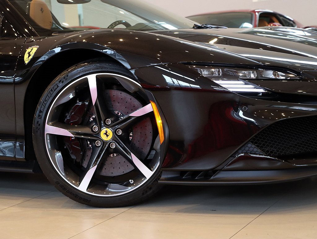 Certified 2022 Ferrari SF90 Spider image 9
