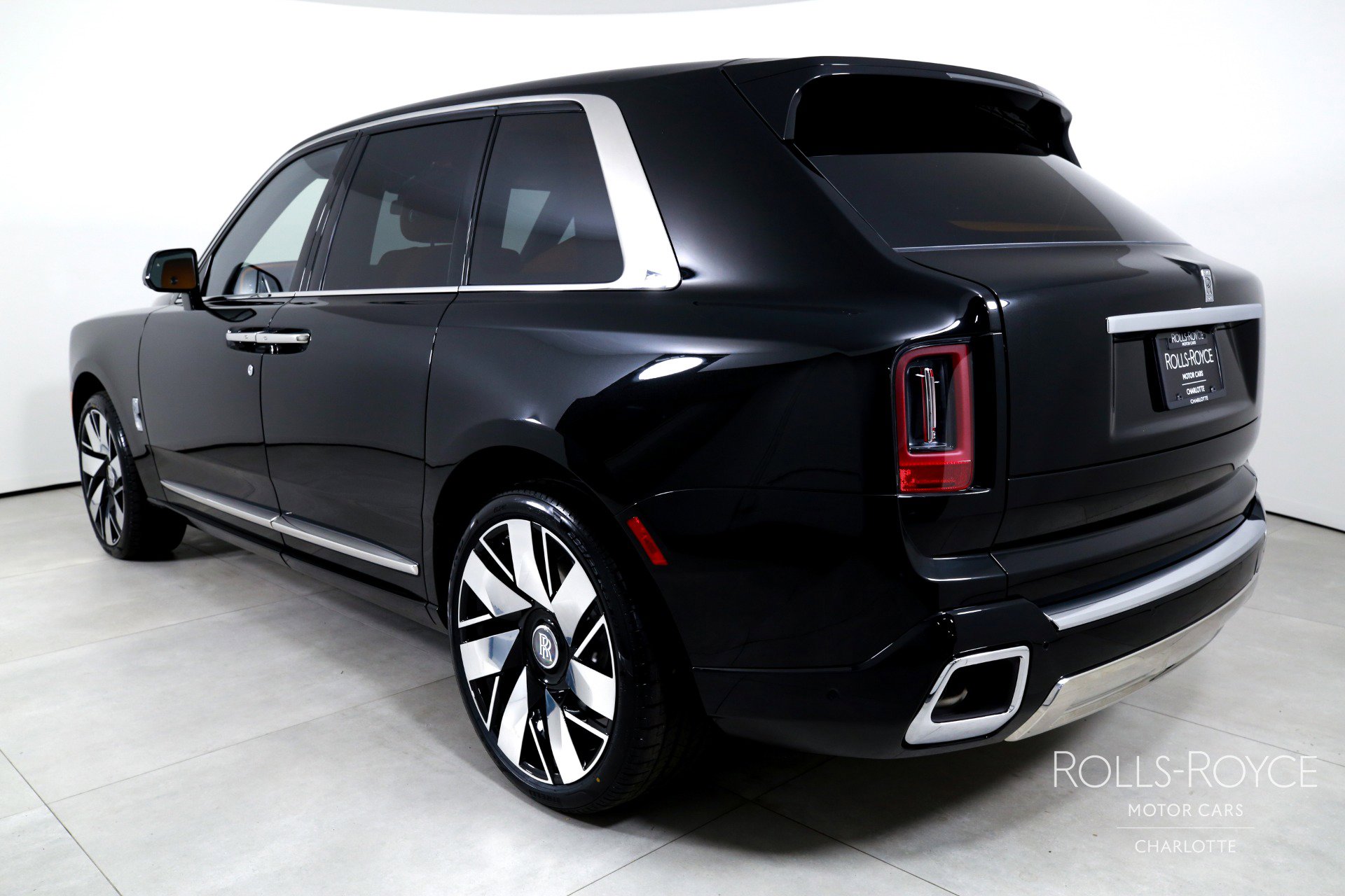 New 2026 Rolls-Royce Cullinan AWD/4WD image 8