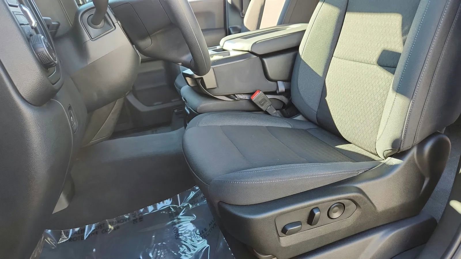 Used 2024 Chevrolet Silverado 2500 Custom w/ Custom Convenience Package image 17