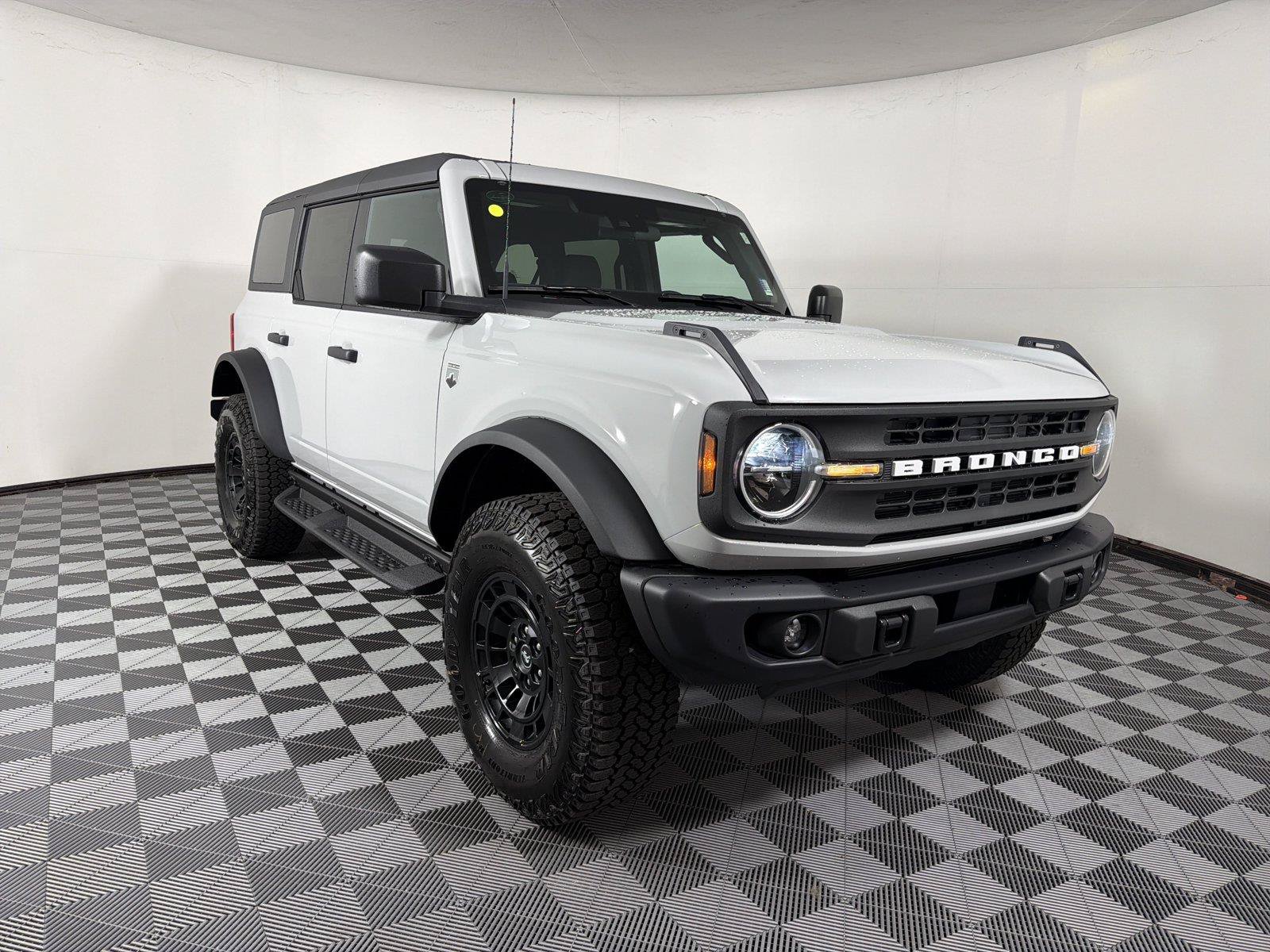 New 2026 Ford Bronco Big Bend w/ Black Diamond Package