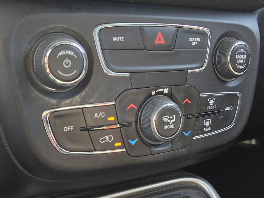 Used 2020 Jeep Compass Latitude image 27