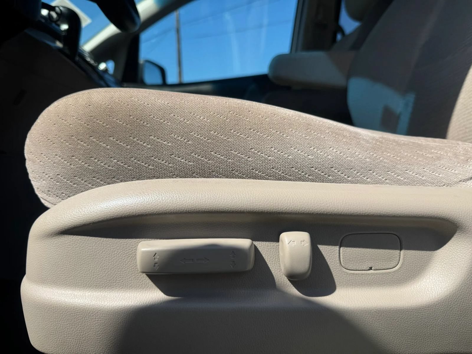 Used 2012 Honda Odyssey LX image 21