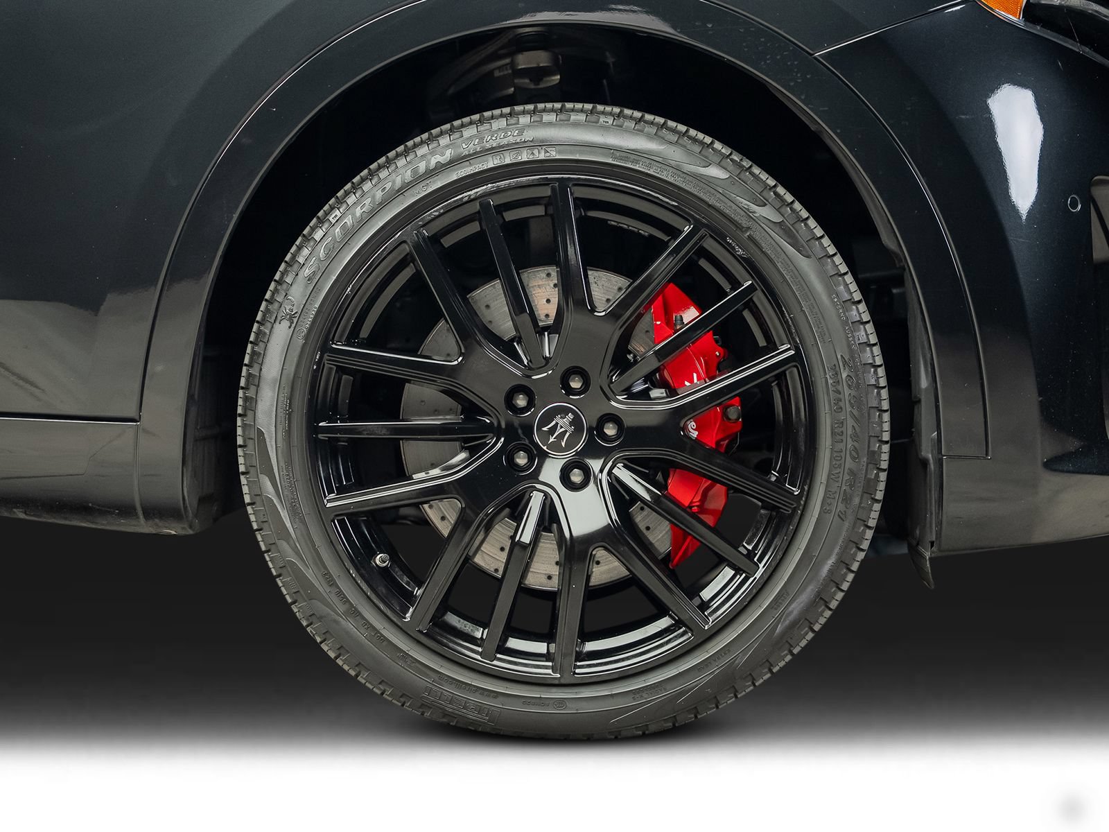 Used 2022 Maserati Levante Modena AWD/4WD image 32