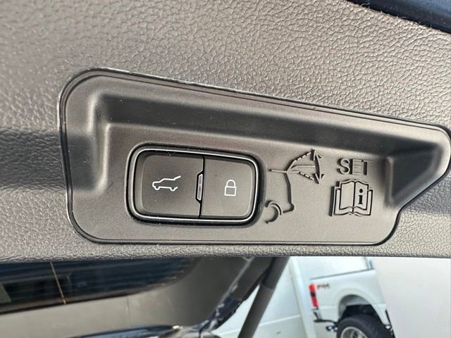 Used 2020 Ford Explorer Limited RWD image 33