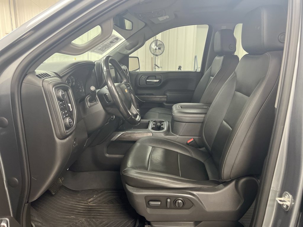Used 2022 Chevrolet Silverado 1500 LTZ AWD/4WD image 19