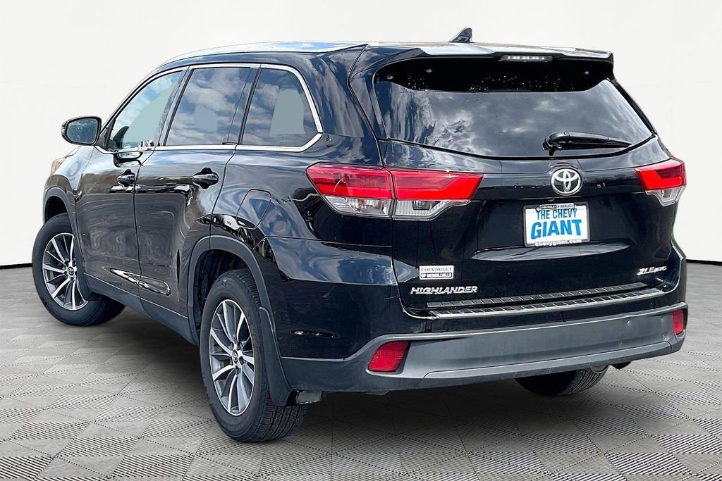 Used 2019 Toyota Highlander XLE AWD/4WD image 4